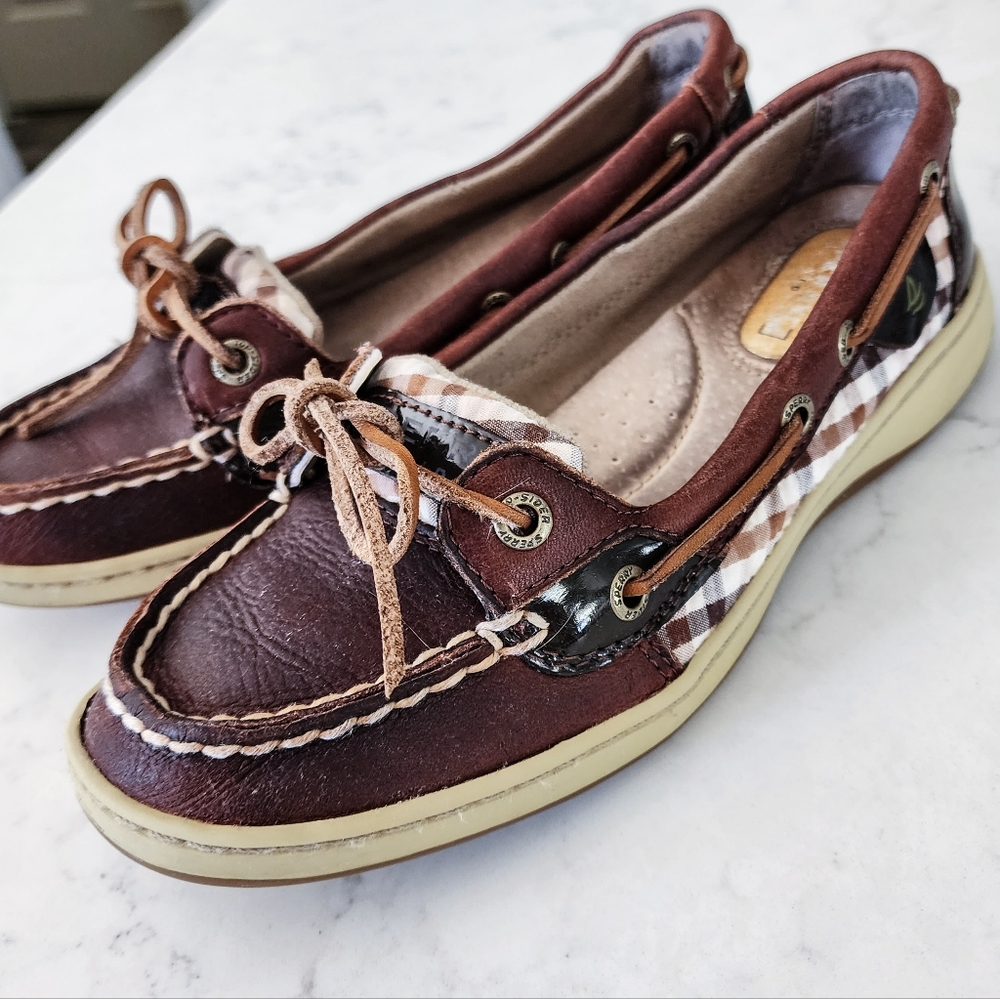 30% off bundlesSize 6 Sperry Topsiders